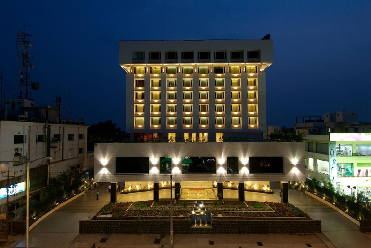 Vivanta Vijayawada, Mg Road Buitenkant foto
