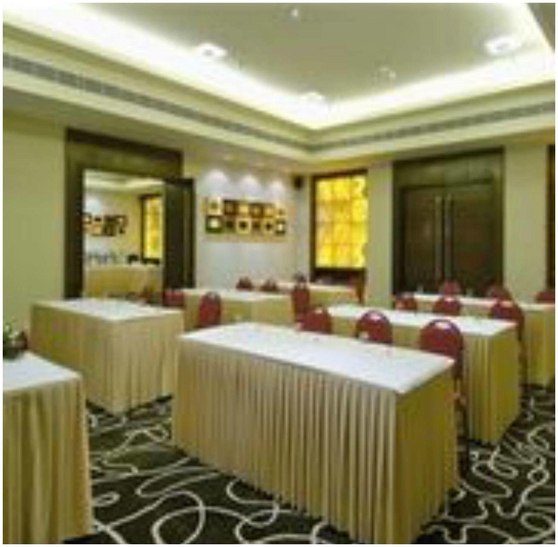 Vivanta Vijayawada, Mg Road Buitenkant foto
